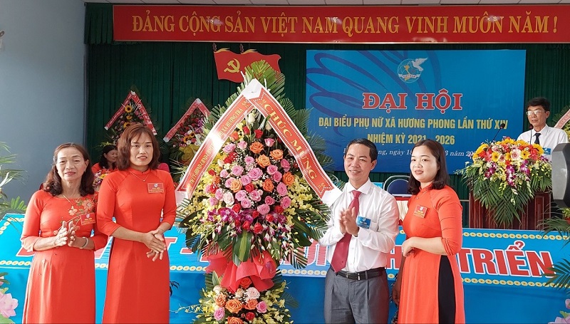 Hội LHPN xã Hương Phong tổ chức đại hội điểm cấp cơ sở